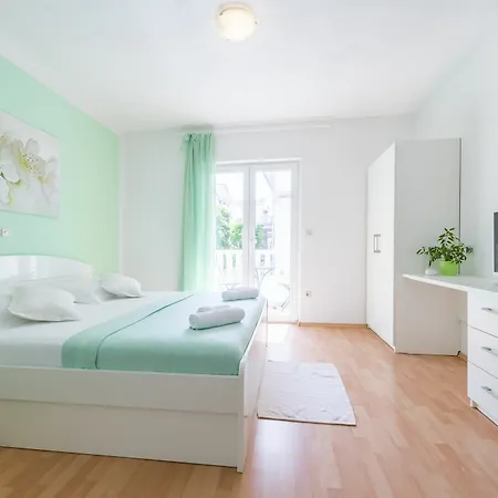 Apartment Nikolina *