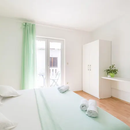 Nikolina Apartament *