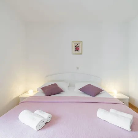 Nikolina Apartament