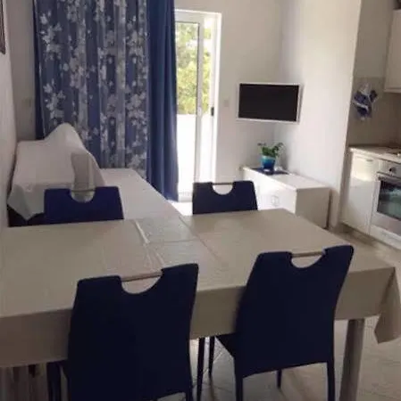 Nikolina Apartamento