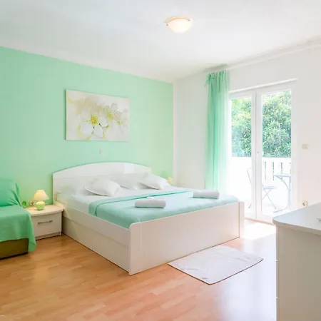 Nikolina * Hvar Town